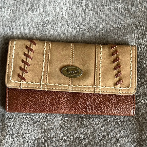 b.o.c. Tan Wallet - Picture 1 of 15